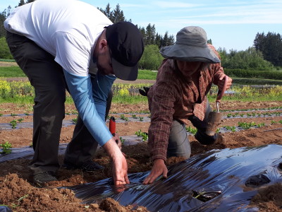 Farmship VIU Instructor Francois and Isabelle